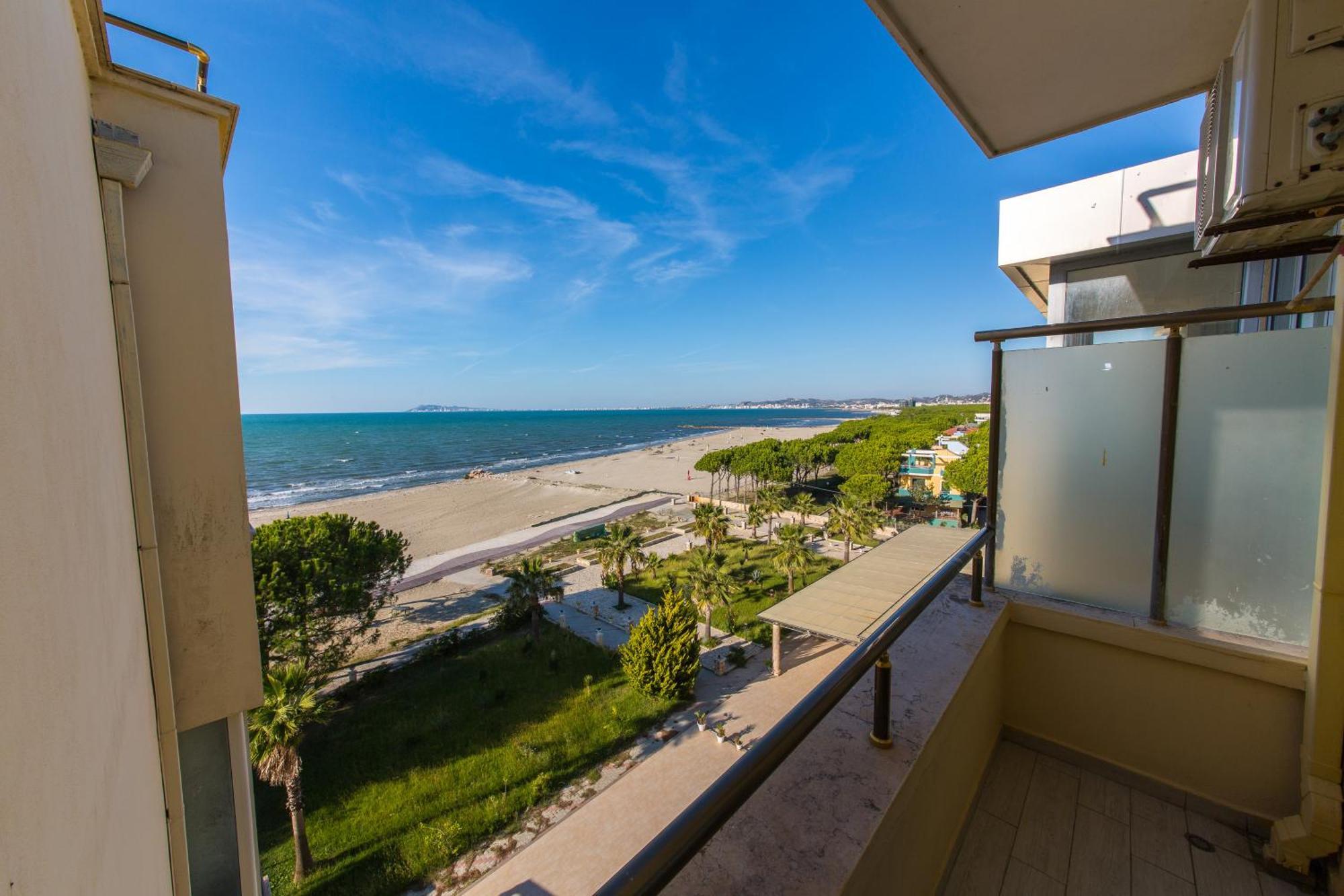 Apartments Qerret Golem  Εξωτερικό φωτογραφία