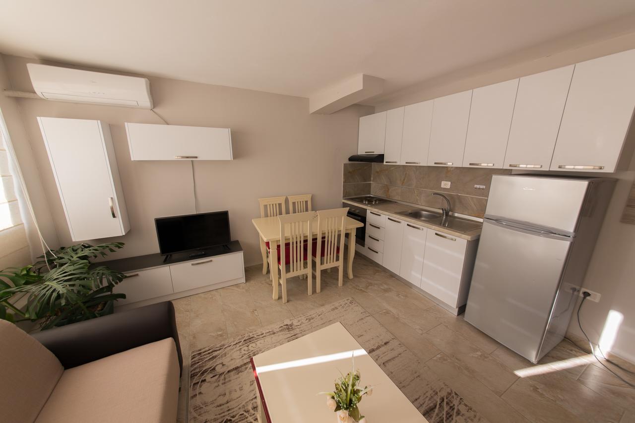Apartments Qerret Golem  Εξωτερικό φωτογραφία