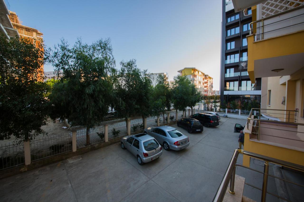 Apartments Qerret Golem  Εξωτερικό φωτογραφία