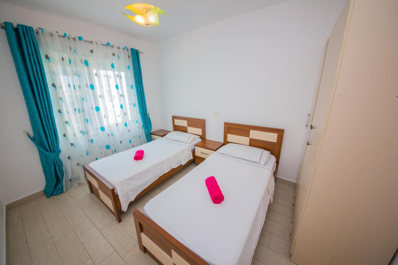 Apartments Qerret Golem  Εξωτερικό φωτογραφία