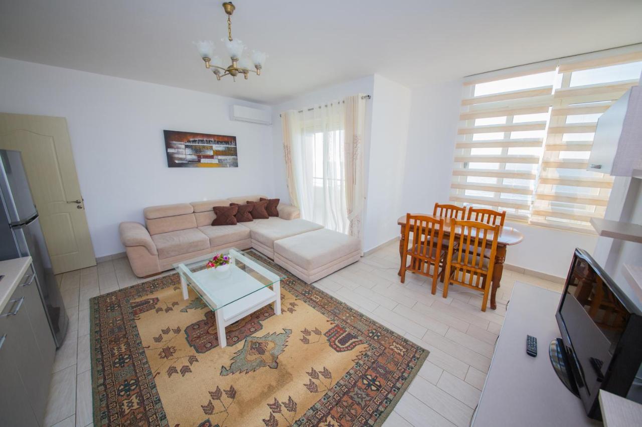 Apartments Qerret Golem  Εξωτερικό φωτογραφία