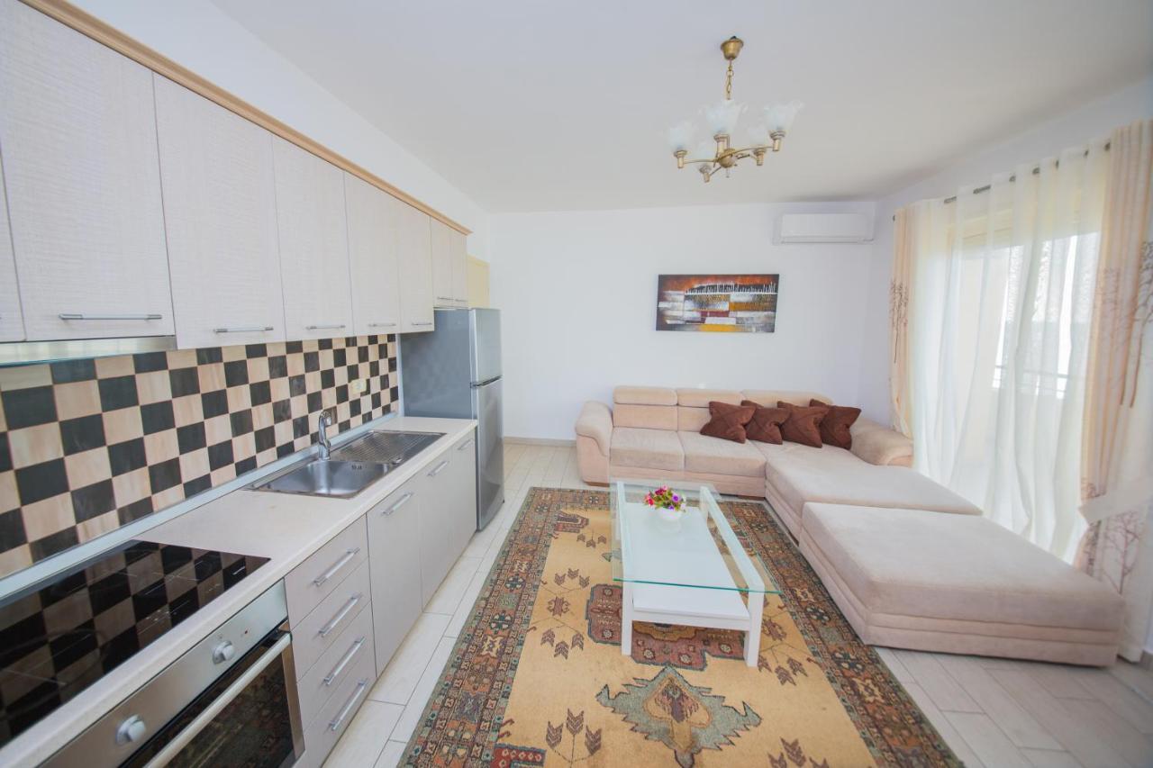 Apartments Qerret Golem  Εξωτερικό φωτογραφία