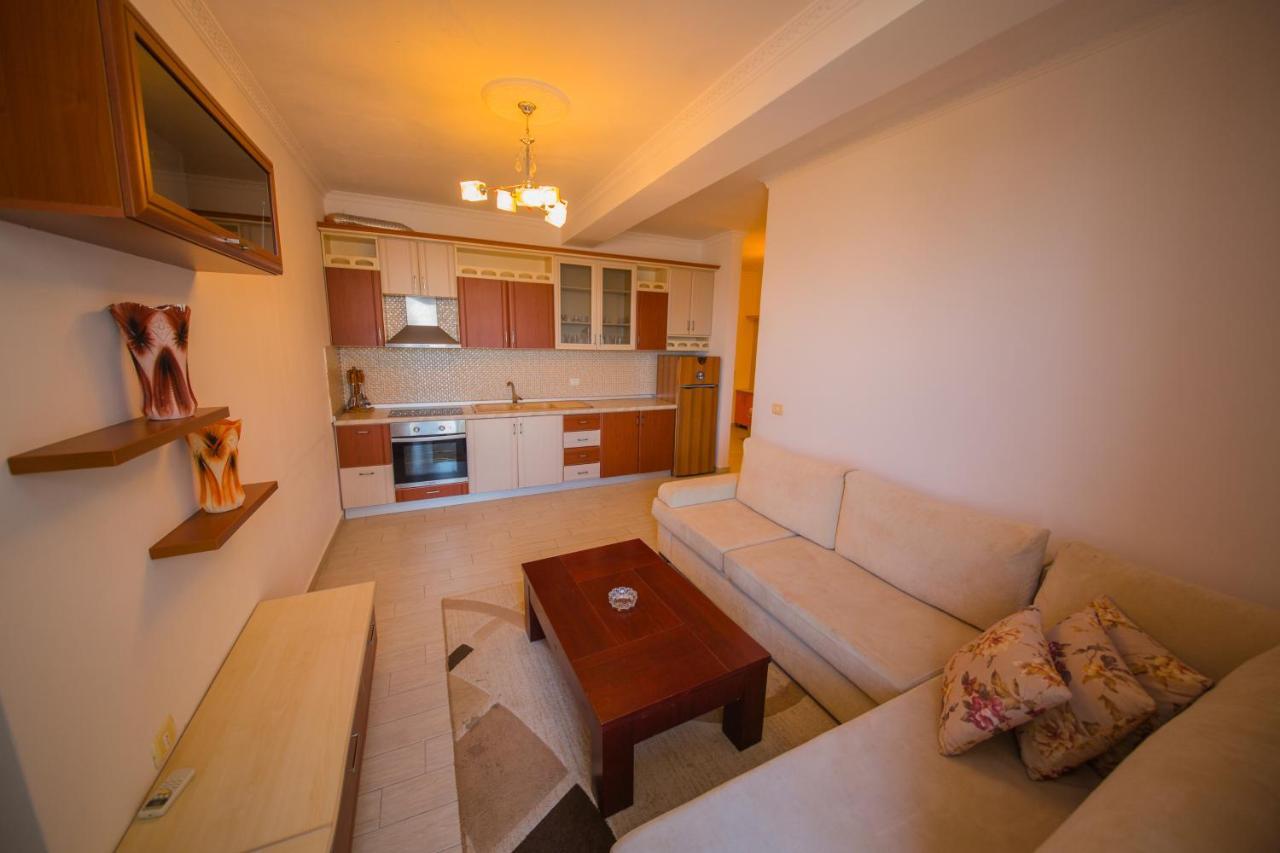 Apartments Qerret Golem  Εξωτερικό φωτογραφία